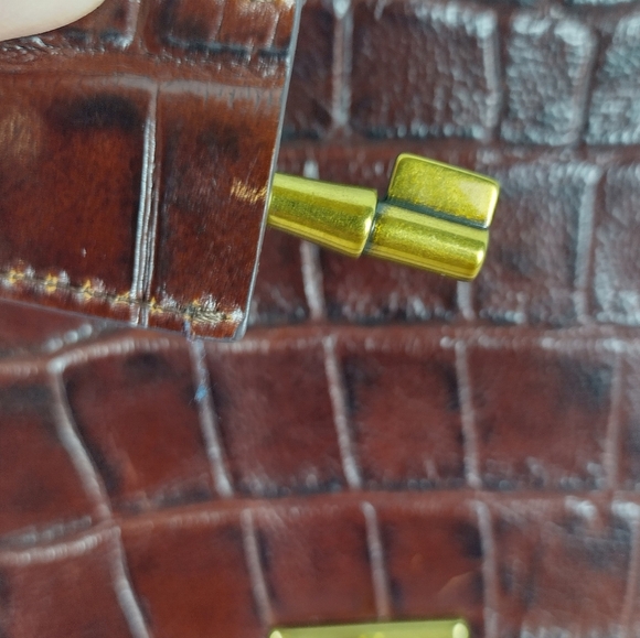 Fossil Brown Leather Turn Lock Croc Embossed Crossbody Bag w/ Key - Picture 14 of 16